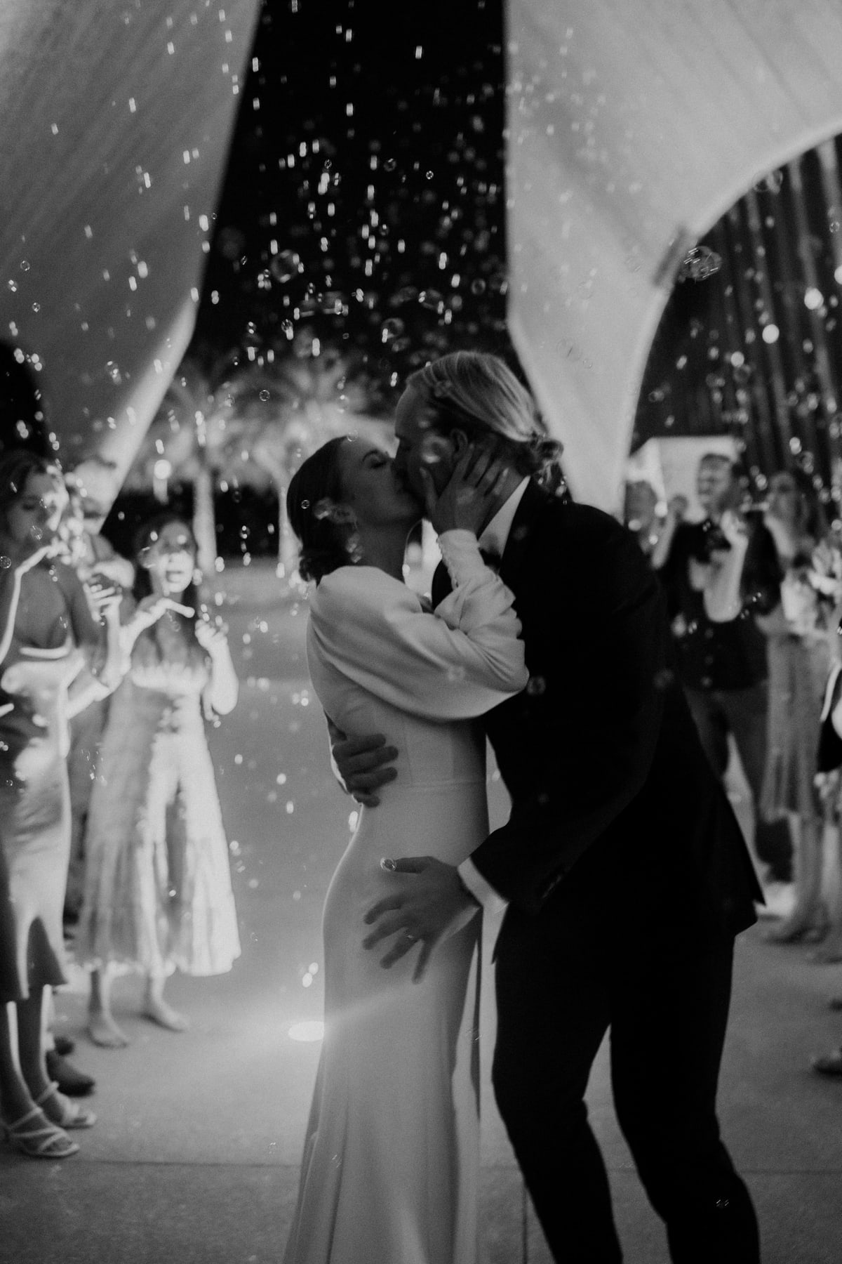 How to Build a Photo-Friendly Wedding Timeline